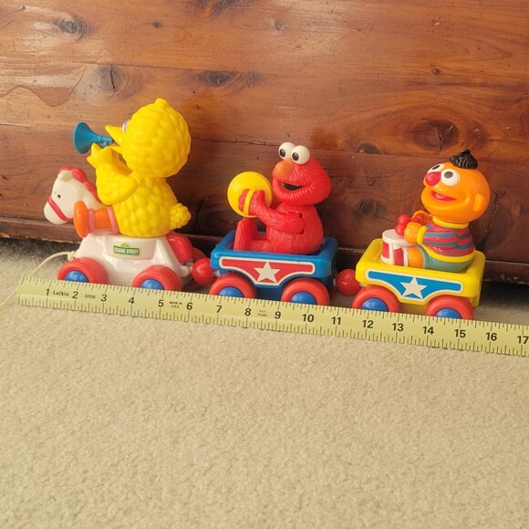 Vintage Sesame Street Big Bird Band Train Musical Pull Toy with Elmo and Ernie - Picture 10 of 12